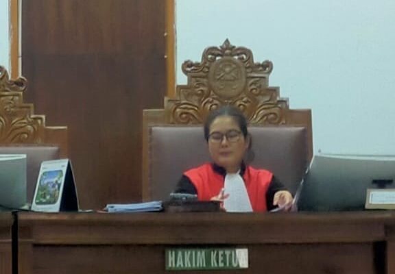 Sidang Mantan Bupati Situbondo Karna Suswandi  Sepi Liputan Media