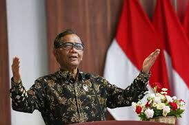 Terima Suap,Mentan Amran Copot Anak Buah Dipuji Mahfud MD