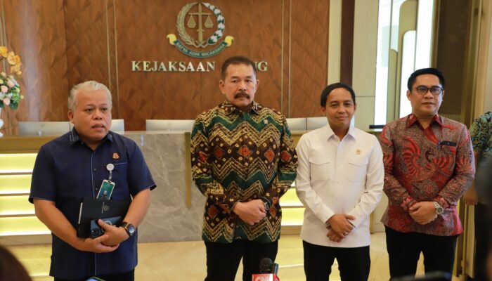 Jaksa Agung dan Menteri Kehutanan Bahas Penegakan Hukum Lindungi Hutan