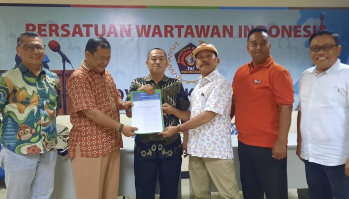 PWI Jaya Serahkan SK Pokja Polres, Kejaksaan dan Pengadilan Jakarta Barat untuk Organisasi yang Lebih Solid