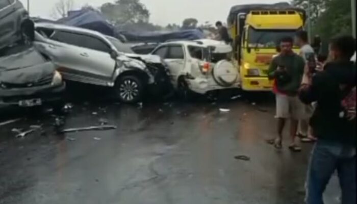 Tabrakan Beruntun di Tol Cipularang Kilometer 92: Rem Blong Truk Diduga Penyebab Utama