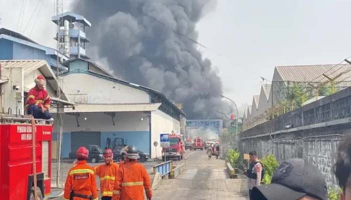 Kebakaran Pabrik di Bekasi Tewaskan Sejumlah Pekerja, Ledakan dari Area Produksi