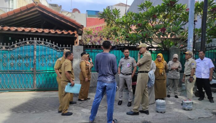 Menara Telekomunikasi Ilegal di Jatipulo: Warga Protes, Pemkot Hentikan Pembangunan