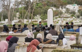 PCINU Tunisia Melakukan Ziarah ke Makam Syeikh Muhammad Thahir bin Asyur dalam Peringatan Harlah NU ke-102