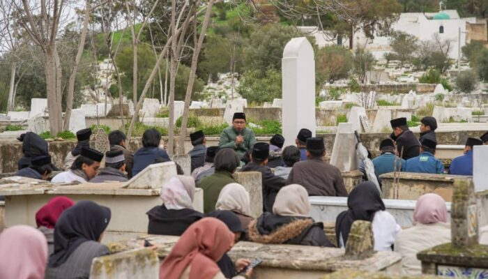 PCINU Tunisia Melakukan Ziarah ke Makam Syeikh Muhammad Thahir bin Asyur dalam Peringatan Harlah NU ke-102