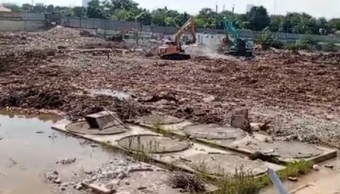Warga Keluhkan Dampak Pembongkaran Pabrik ABC, Kompensasi Dinilai Tidak Adil