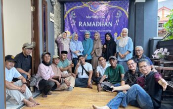 SMPN 82 Jakarta Alumni 1985 Adakan Bukber dan Berbagi Sesama Alumni