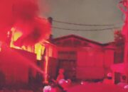 Sedikitnya 4 Bangunan di Pergudangan Miami Tegal Alur Jakarta Barat Dilumat si Jago Merah