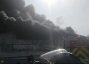 Gudang Plastik Alat Rumah Tangga di Kapuk Cengkareng Hangus Terbakar